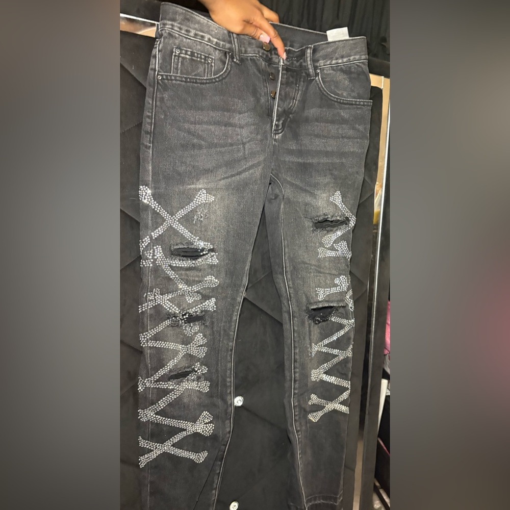Stylish Black Distressed Women Jeans